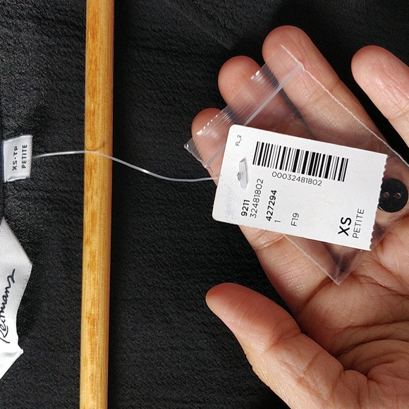 Reitmans V-Neck Blouse - Picture 3 of 10